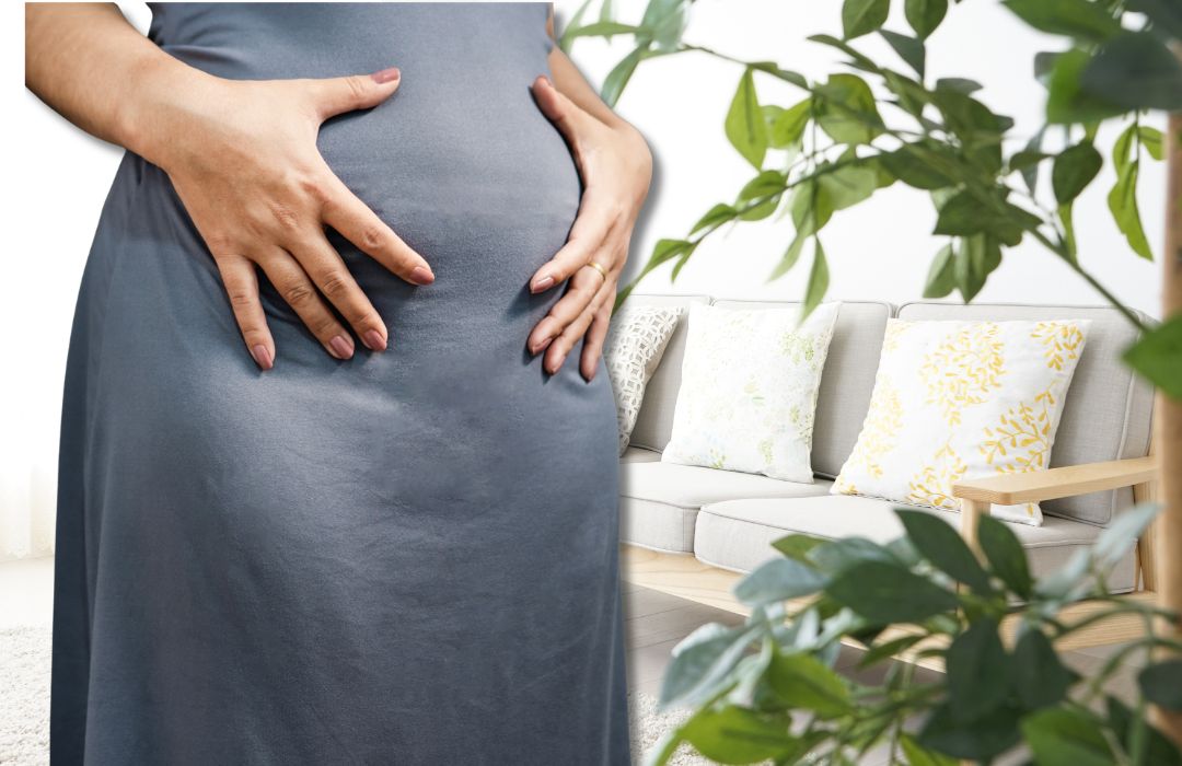 Ventre gonflé à la ménopause et ballonnements digestifs Femme tenant son ventre gonflé à la ménopause en raison de ballonnements digestifs