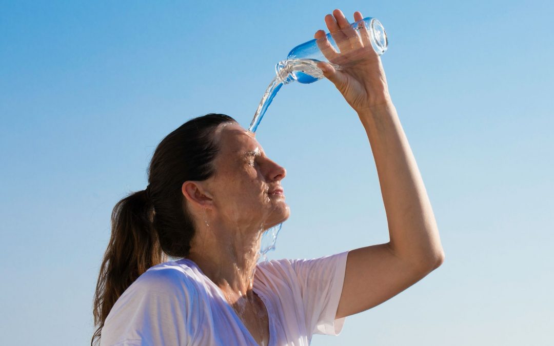 Compléments alimentaires et canicule : bonnes idées, précautions et erreurs à éviter
