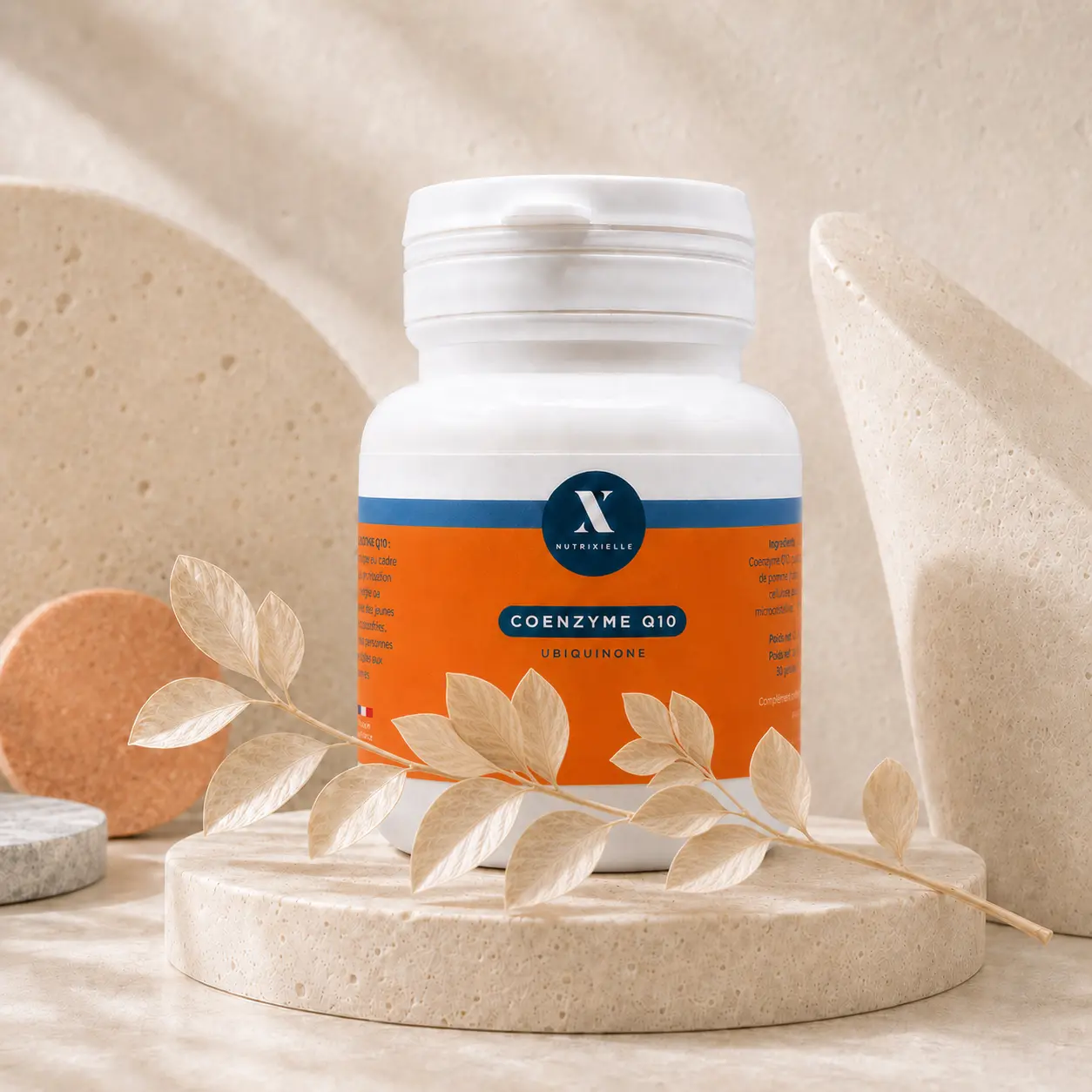 Flacon de Coenzyme Q10 ubiquinone Nutrixielle présenté avec des gélules